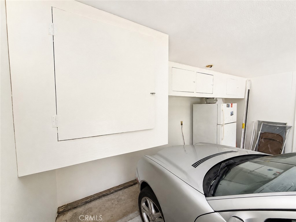 313 E Hyde Park 5