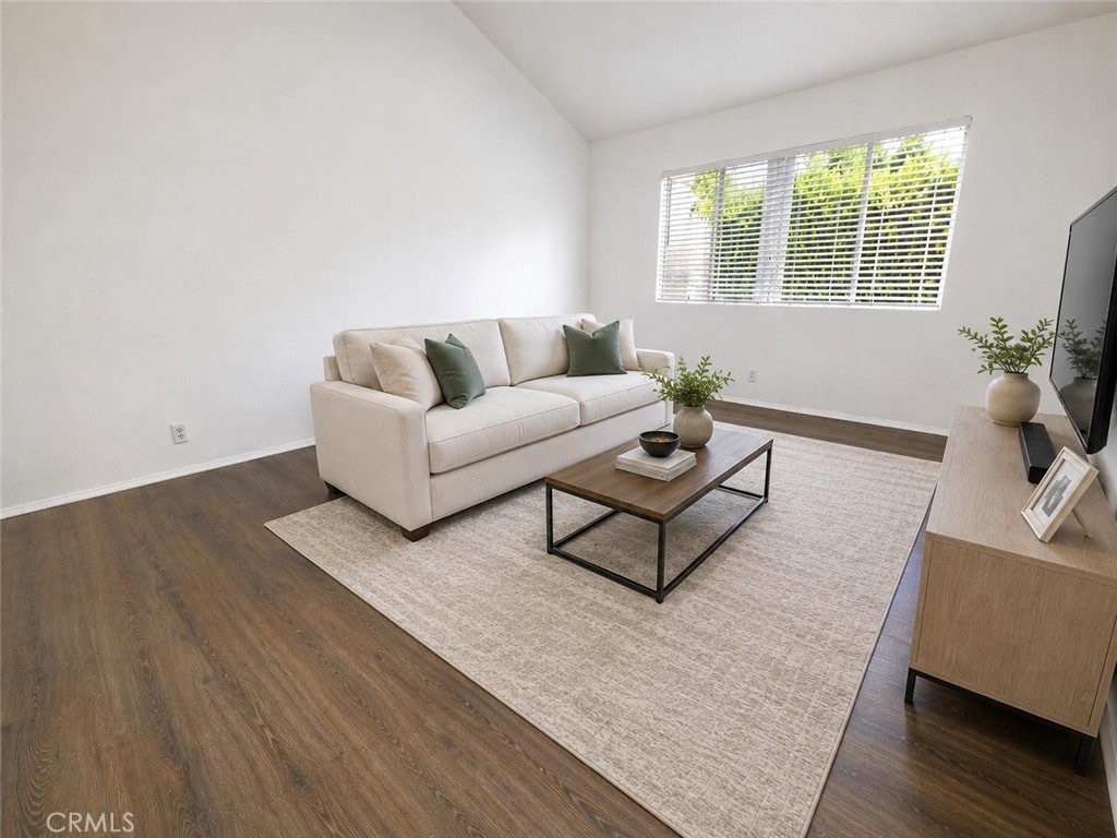 313 E Hyde Park 5