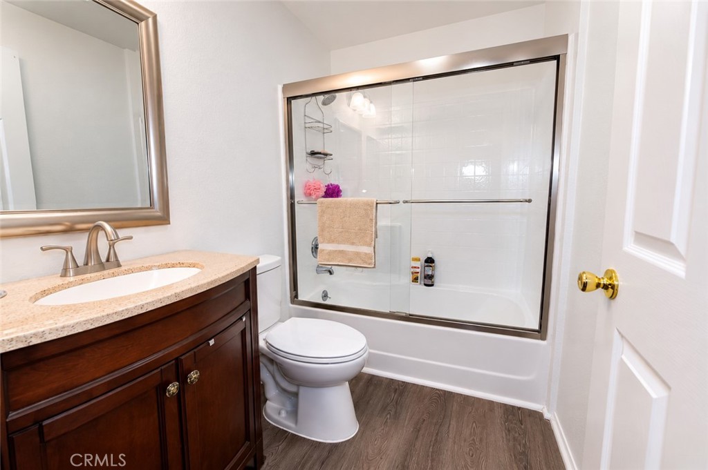 313 E Hyde Park 5