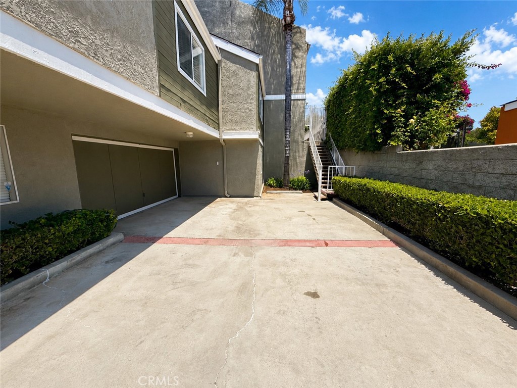 313 E Hyde Park 5