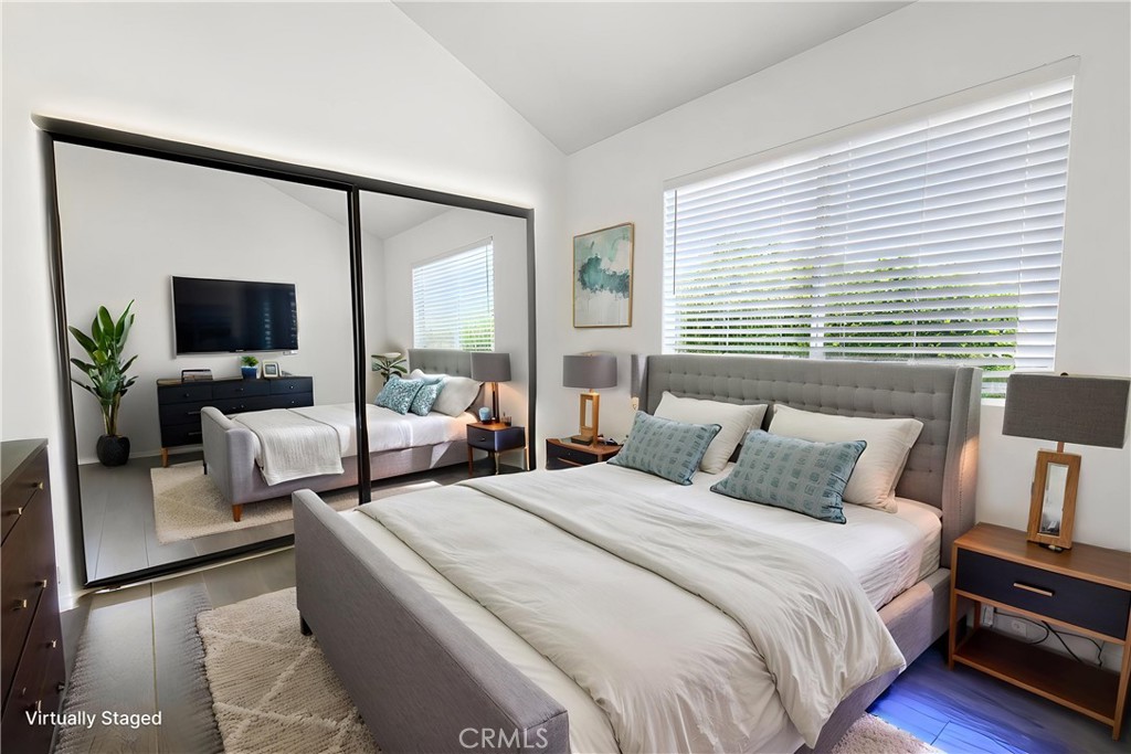 313 E Hyde Park 5