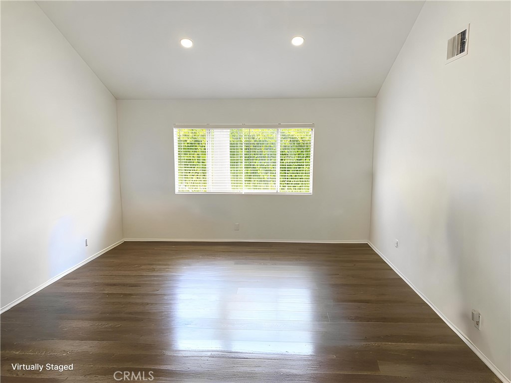 313 E Hyde Park 5