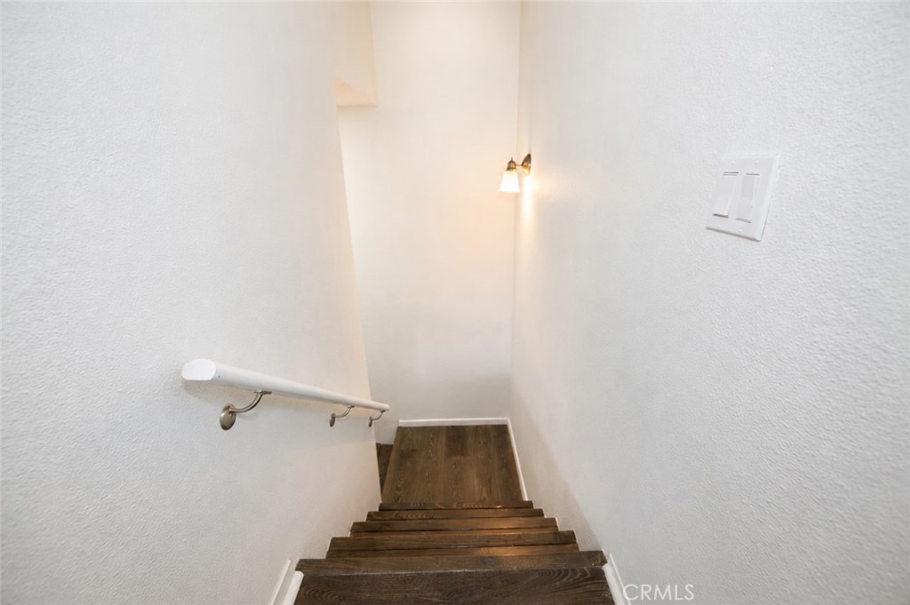 313 E Hyde Park 5