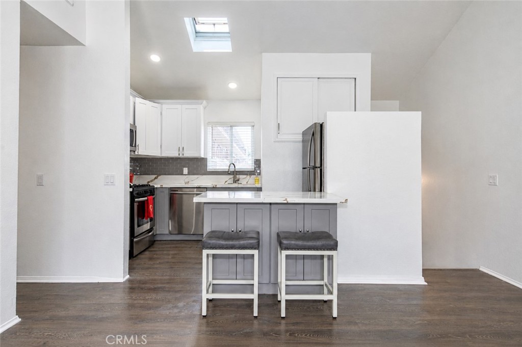 313 E Hyde Park 5