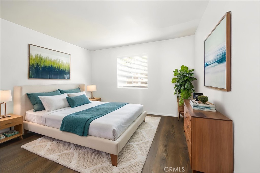 313 E Hyde Park 5