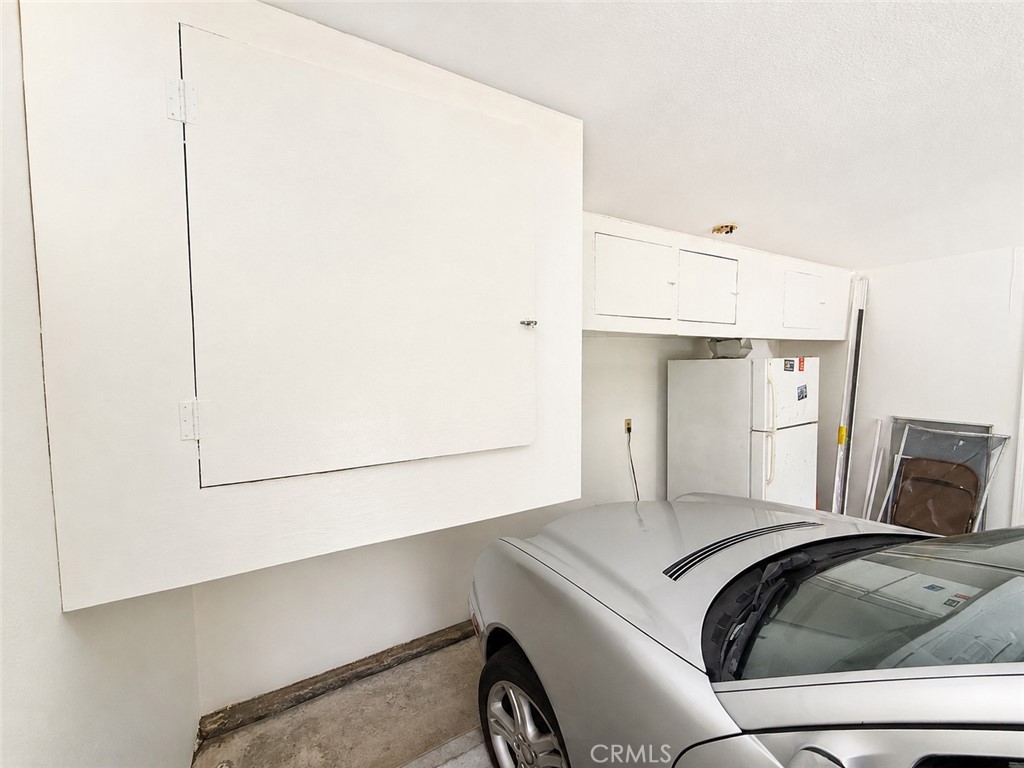 313 E Hyde Park 5