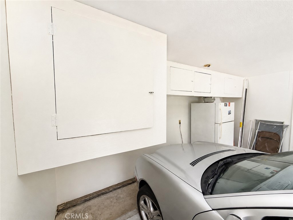 313 E Hyde Park 5