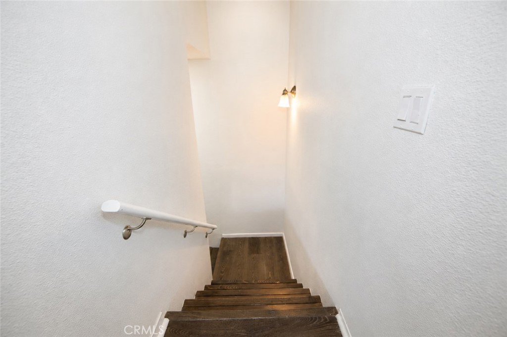 313 E Hyde Park 5