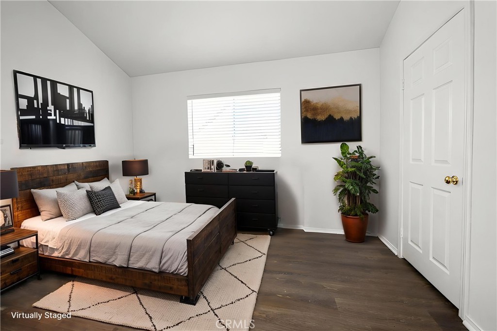 313 E Hyde Park 5