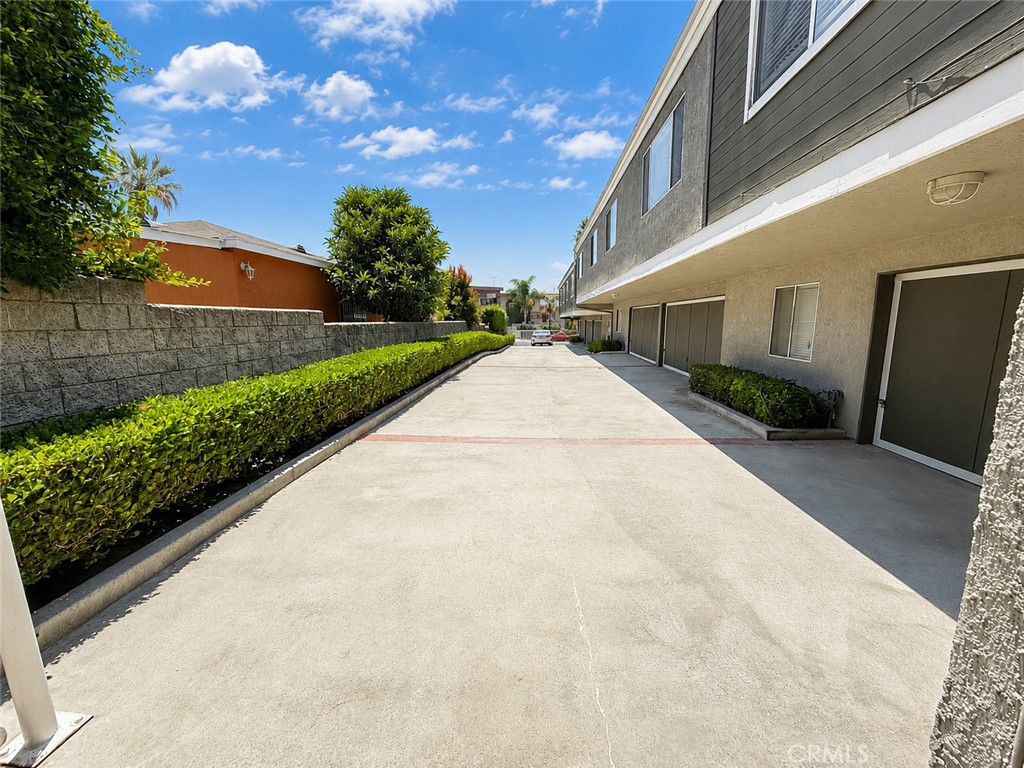 313 E Hyde Park 5