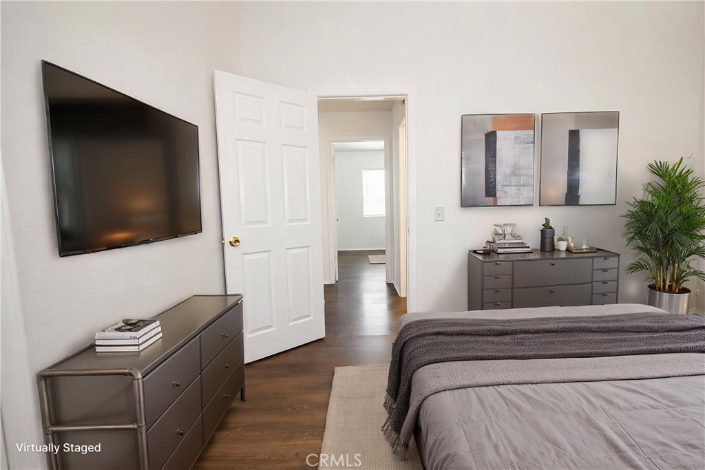 313 E Hyde Park 5