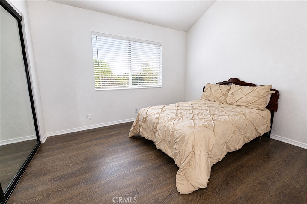 313 E Hyde Park 5