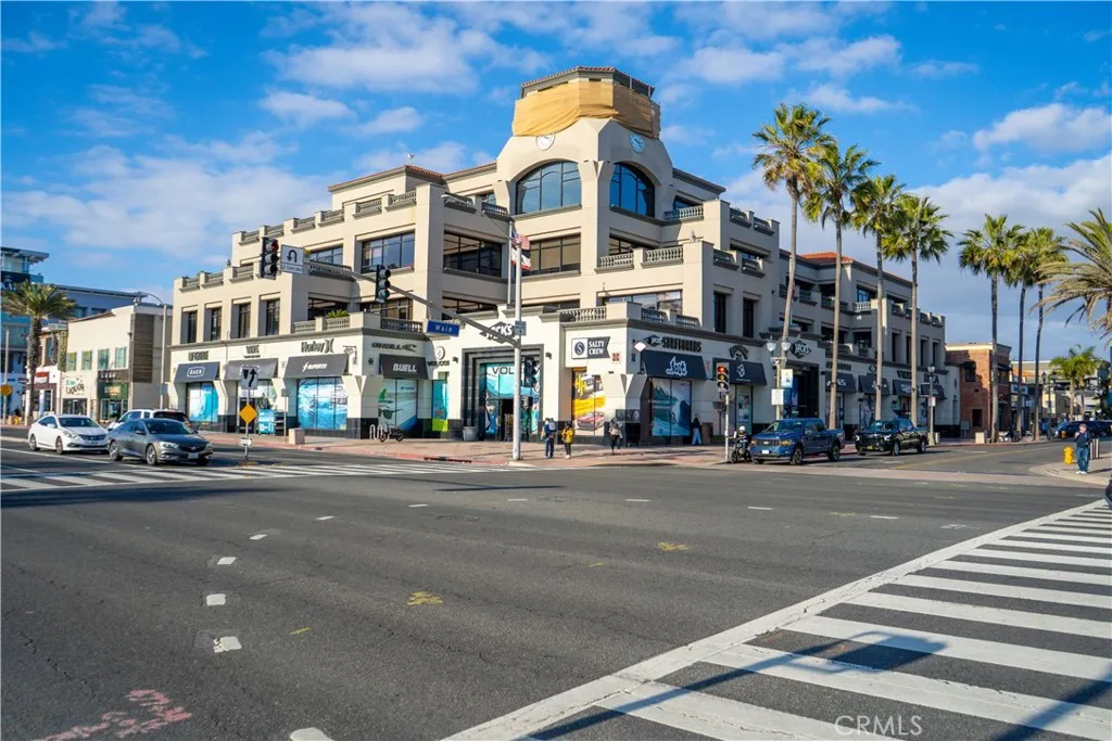 1200 Pacific Coast Highway Unit 327
