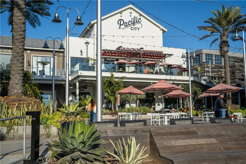 1200 Pacific Coast Highway Unit 327