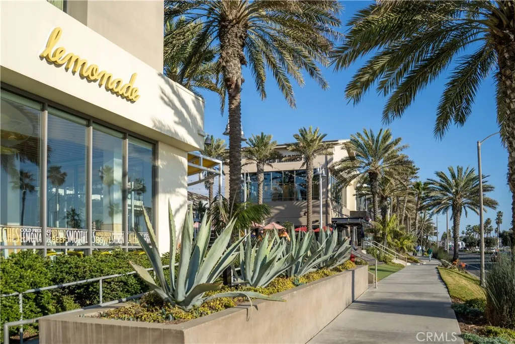 1200 Pacific Coast Highway Unit 327