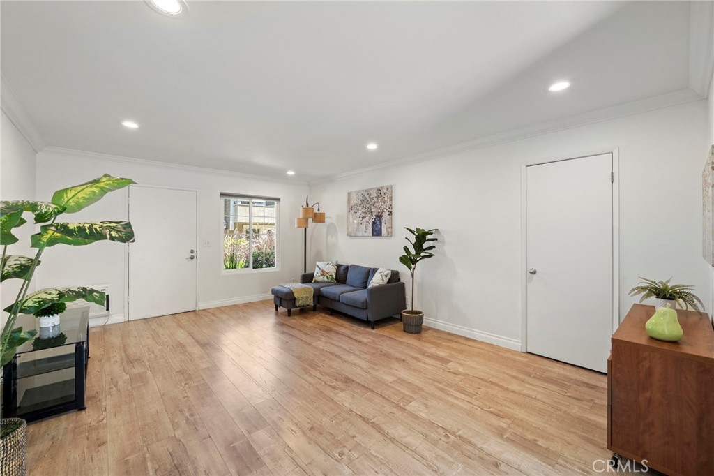 63 Streamwood