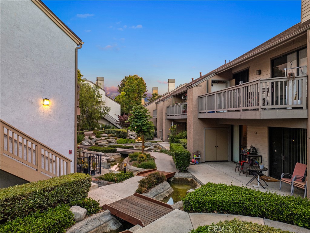 10511 Lakeside S