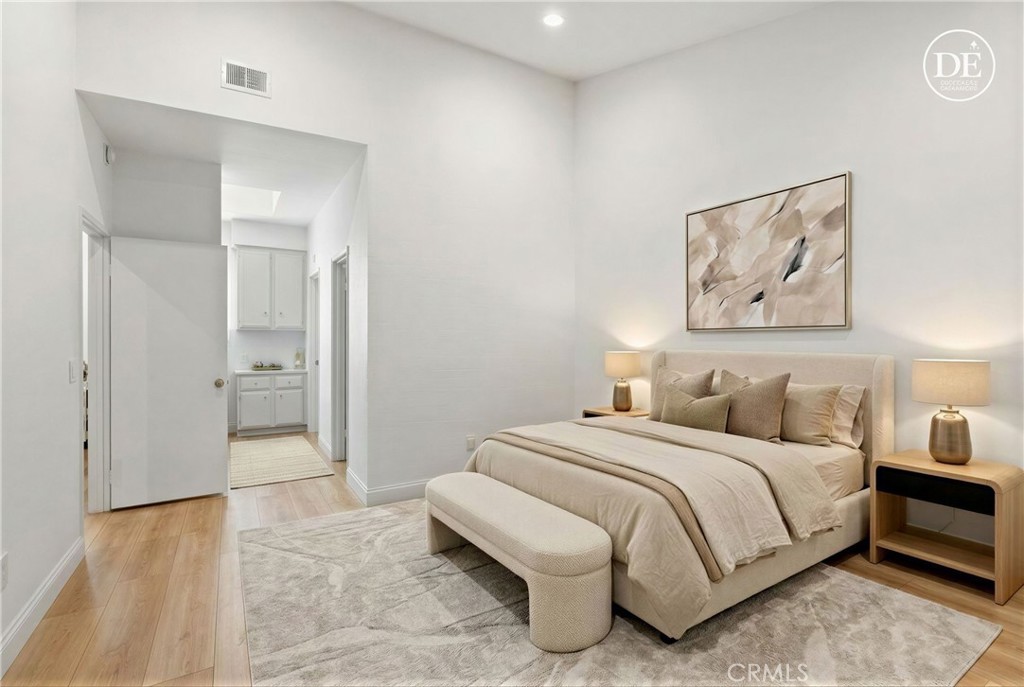 10511 Lakeside S