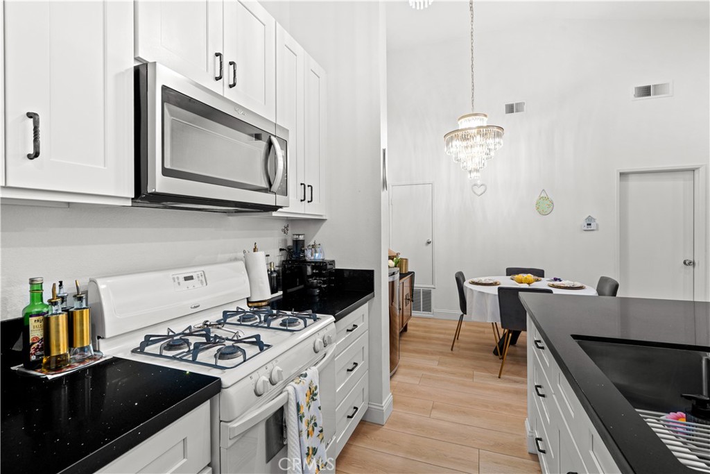 10511 Lakeside S