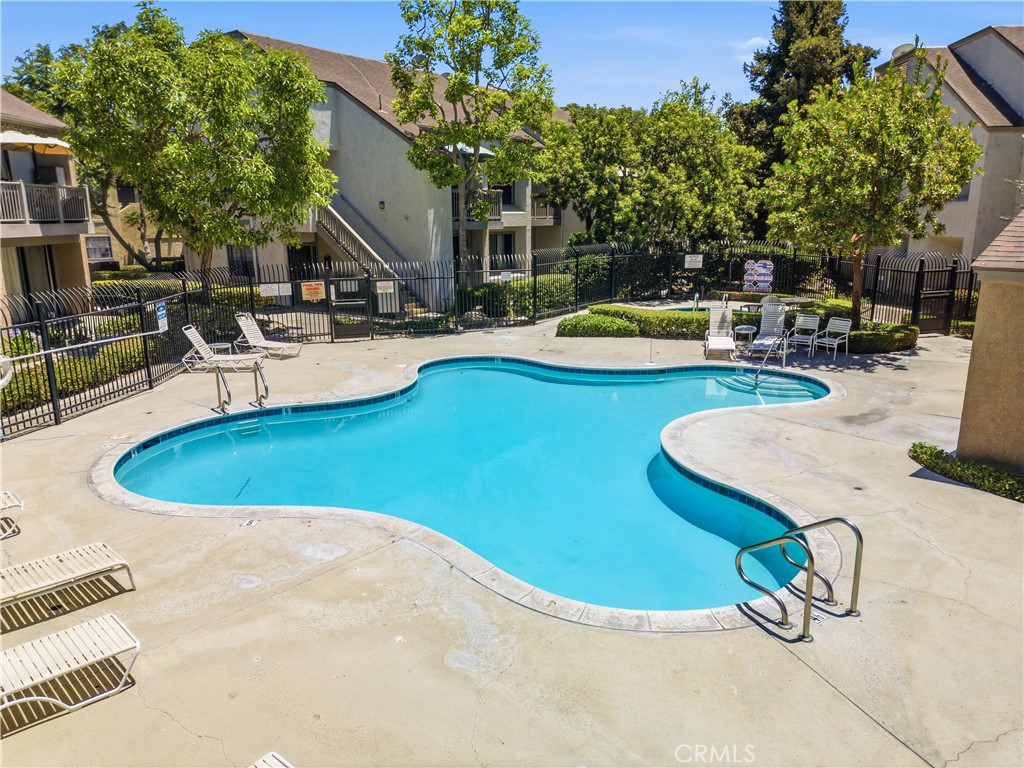 10511 Lakeside S
