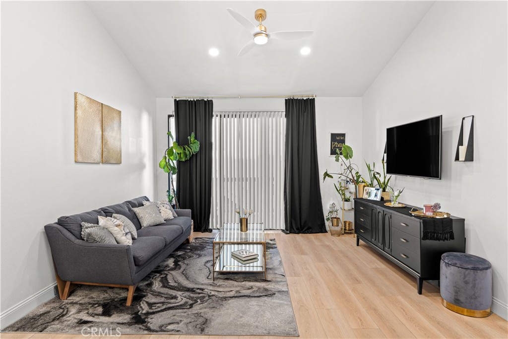 10511 Lakeside S