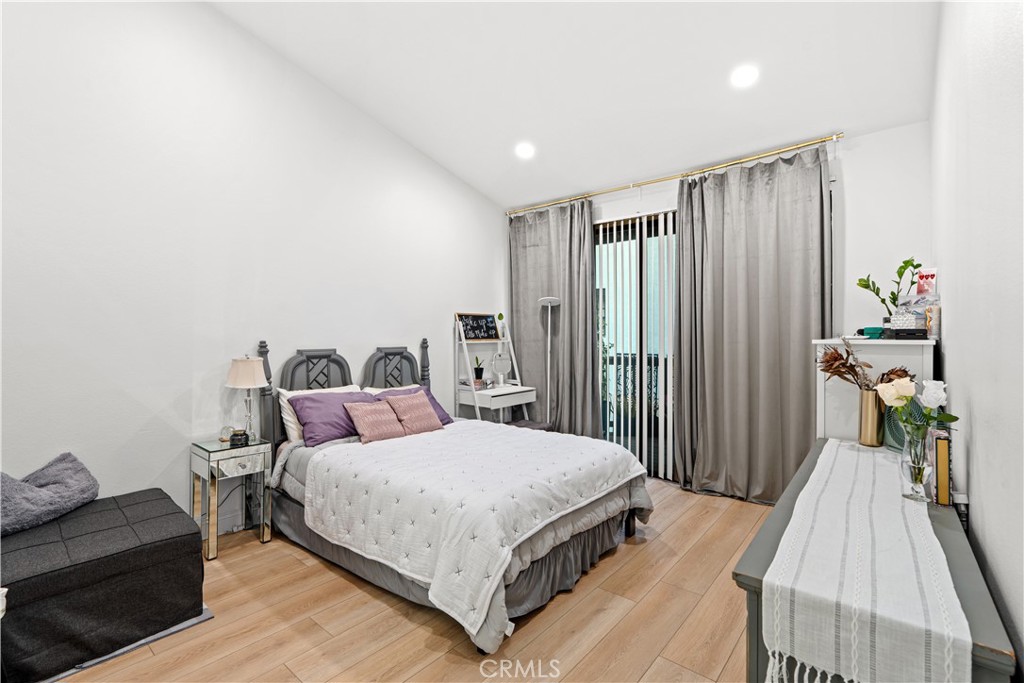 10511 Lakeside S