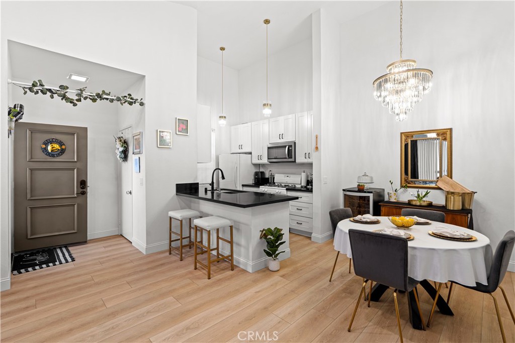 10511 Lakeside S