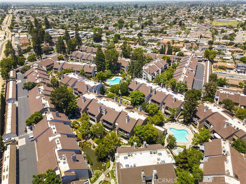 10511 Lakeside S