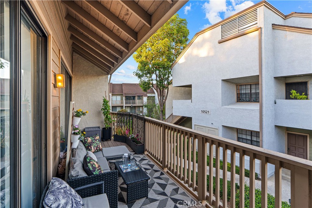 10511 Lakeside S