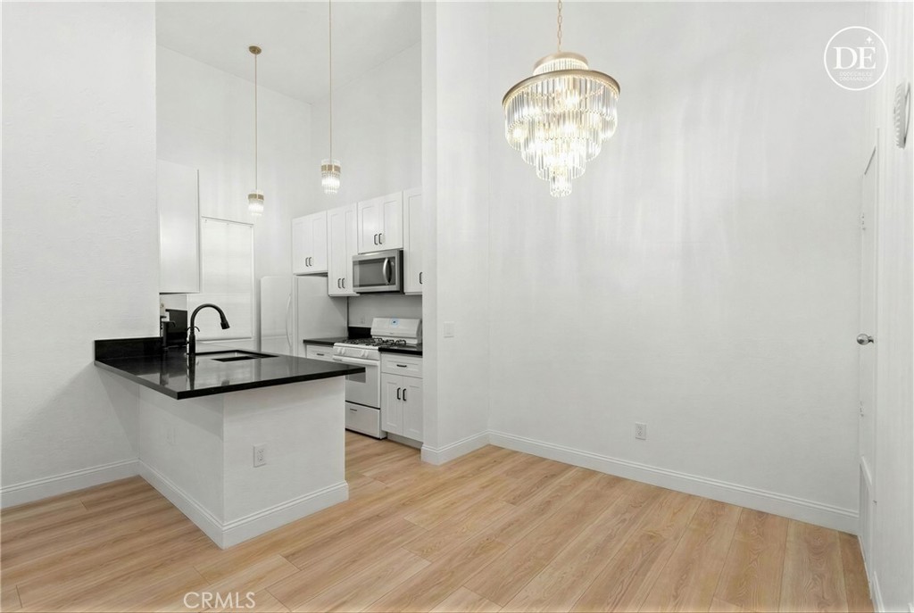 10511 Lakeside S