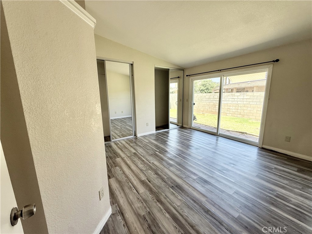 11031 Sierra Tree