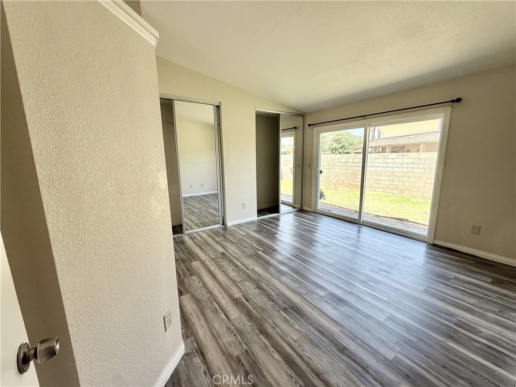 11031 Sierra Tree