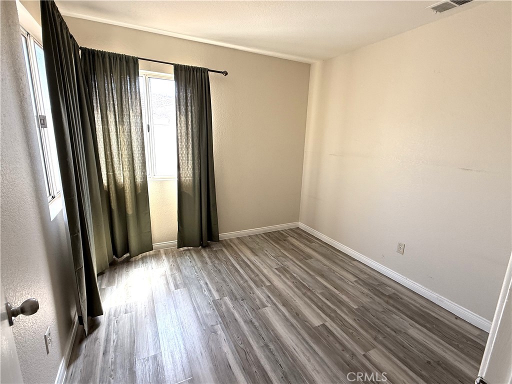 11031 Sierra Tree