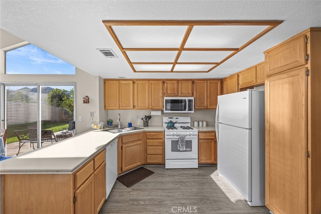 11031 Sierra Tree