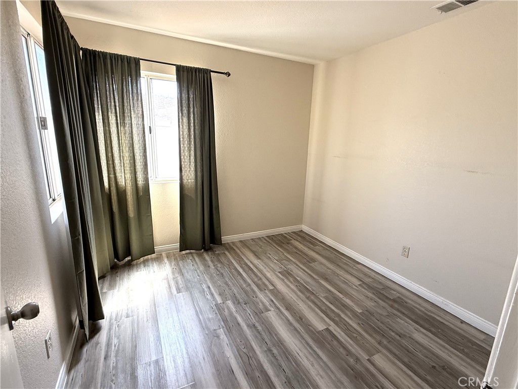 11031 Sierra Tree