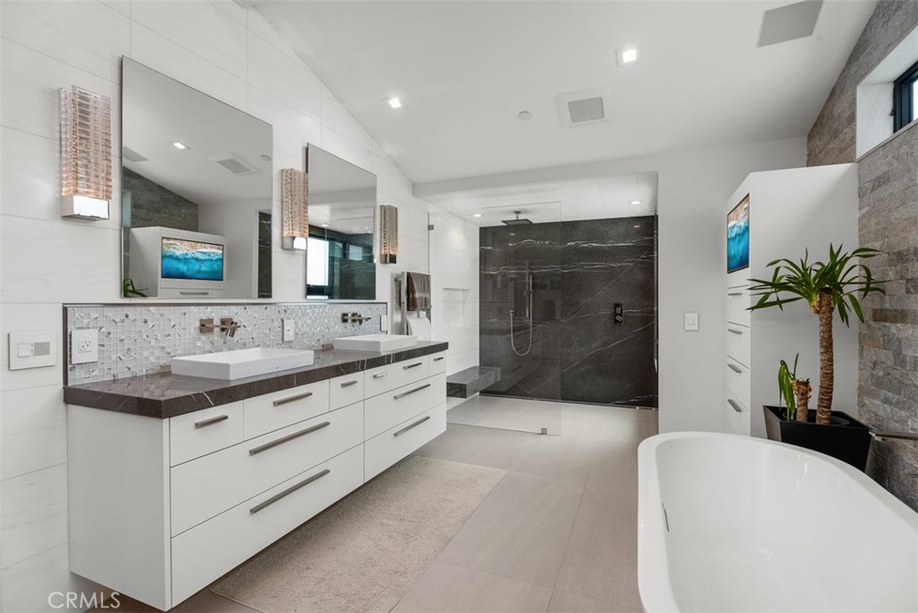 848 Hillcrest Drive