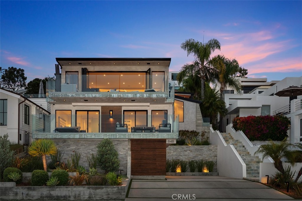 848 Hillcrest Drive