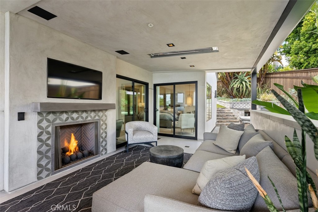 848 Hillcrest Drive