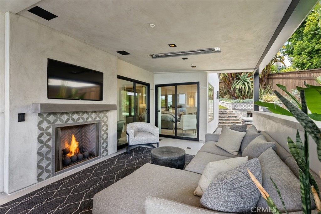 848 Hillcrest Drive
