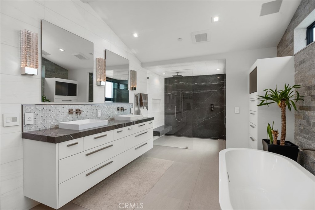 848 Hillcrest Drive