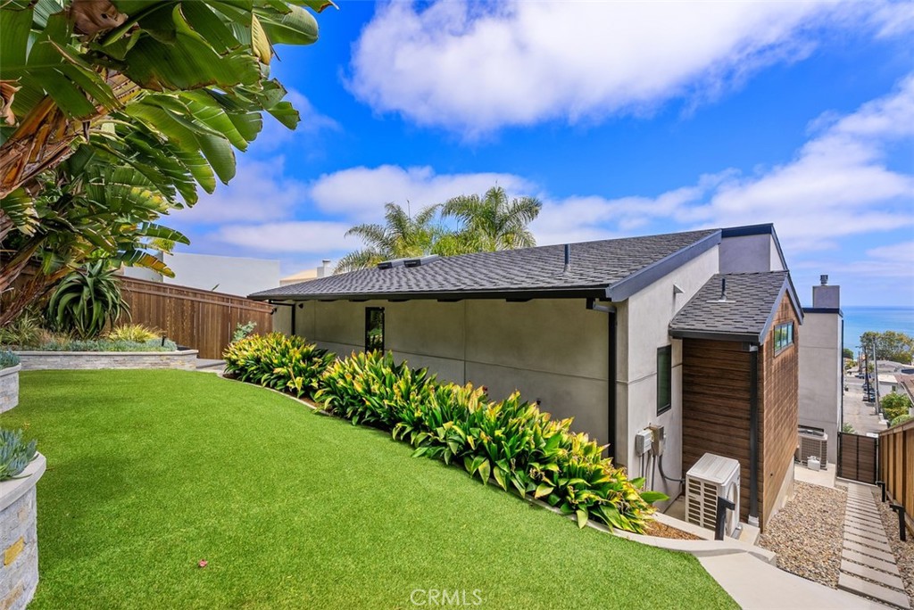 848 Hillcrest Drive