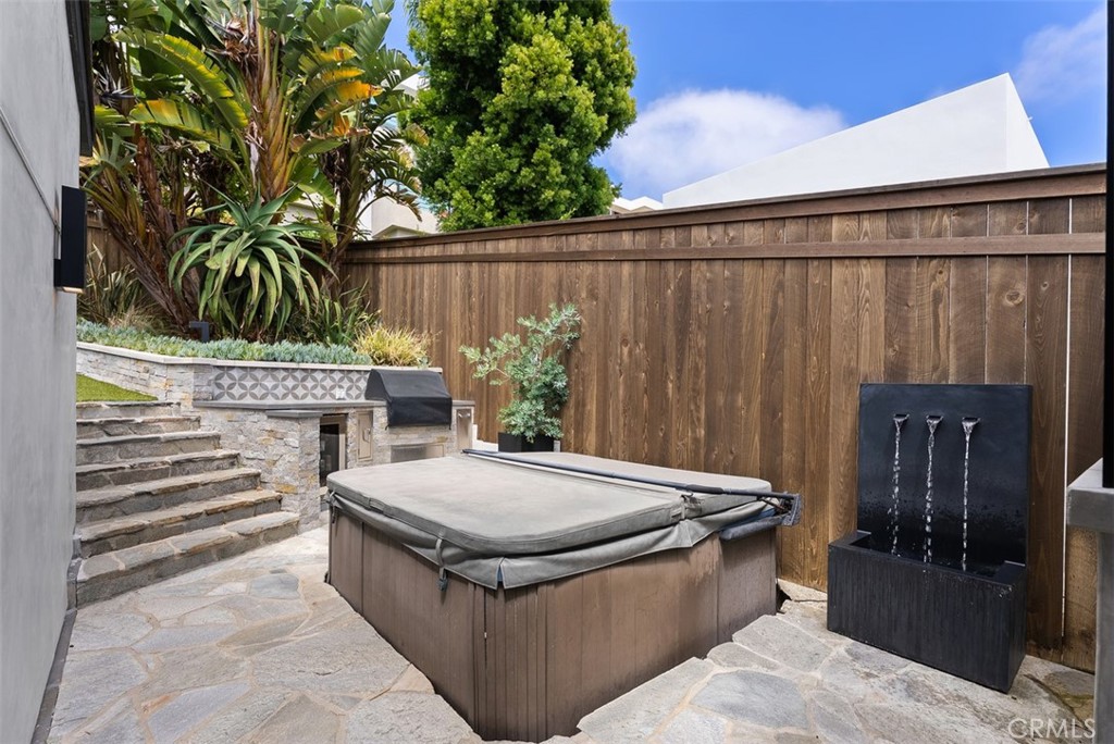 848 Hillcrest Drive