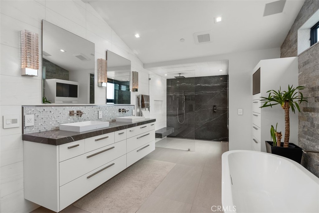 848 Hillcrest Drive