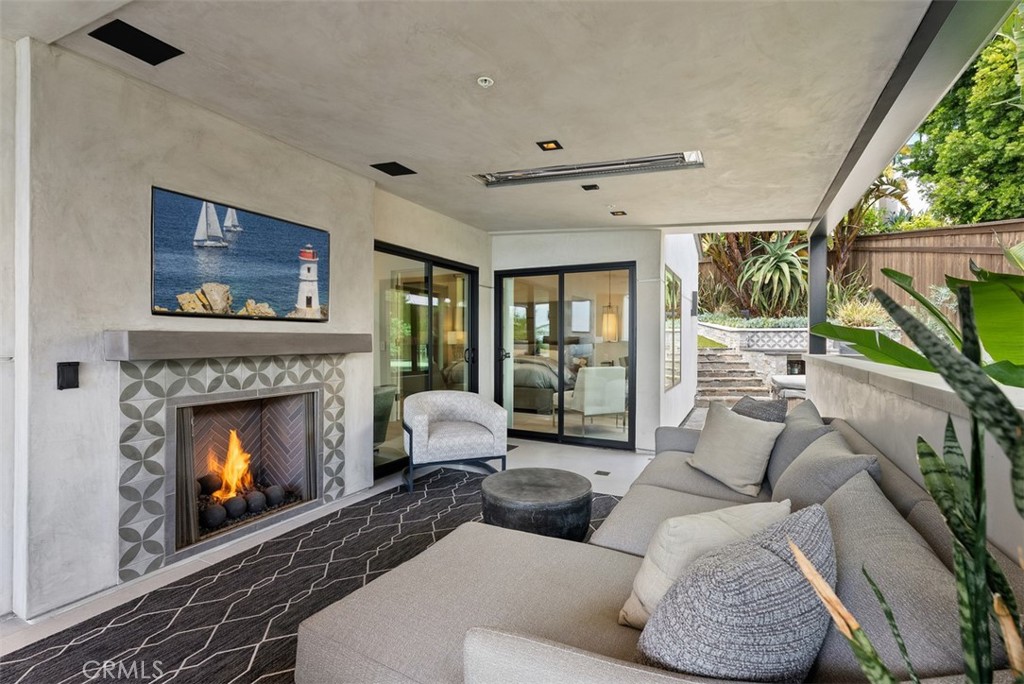 848 Hillcrest Drive