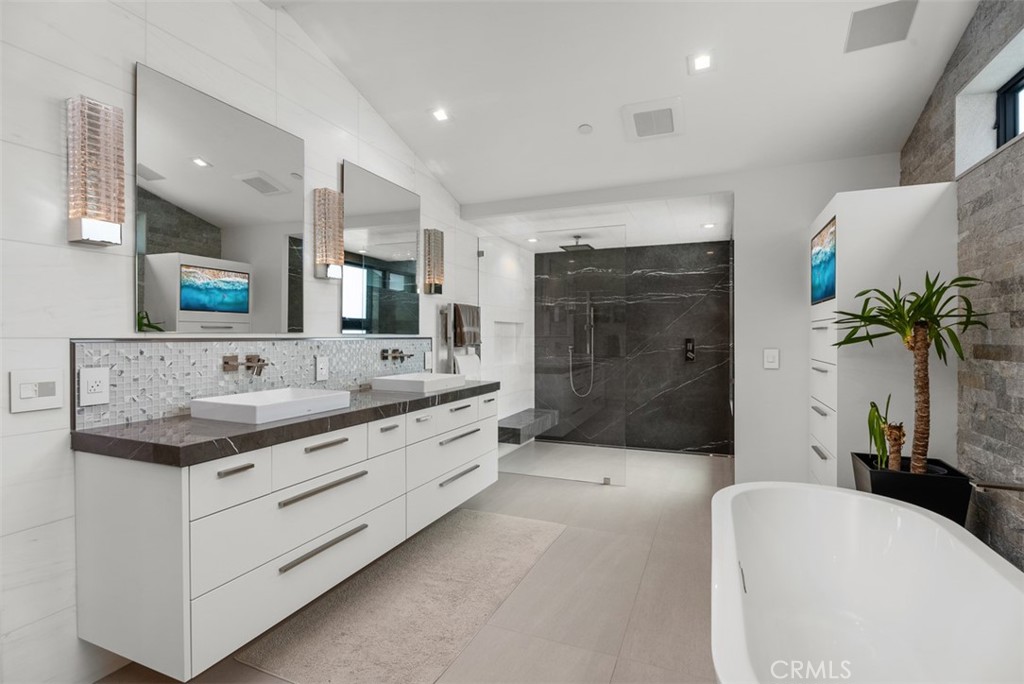 848 Hillcrest Drive