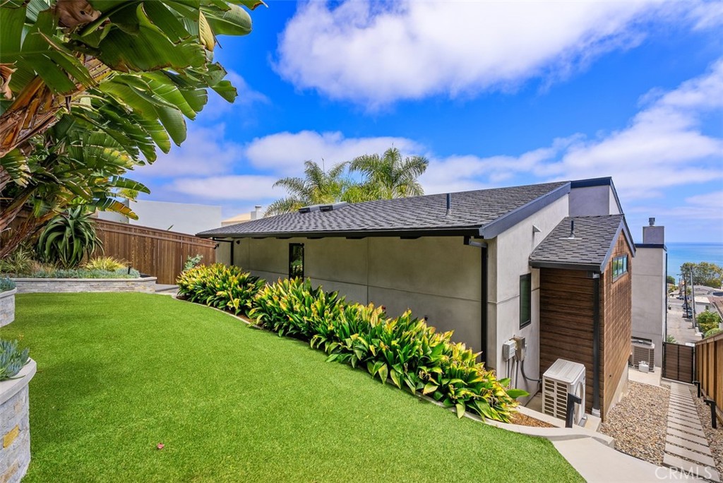 848 Hillcrest Drive