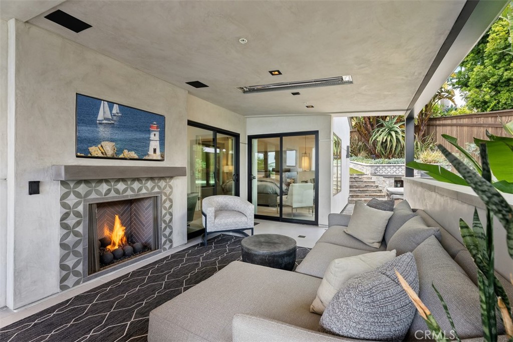 848 Hillcrest Drive