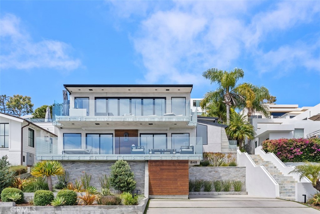 848 Hillcrest Drive