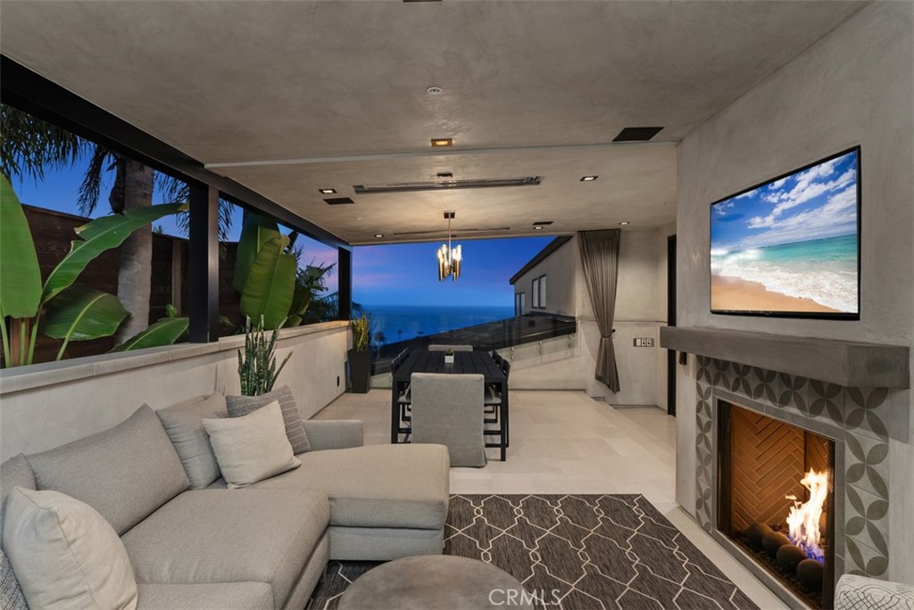 848 Hillcrest Drive