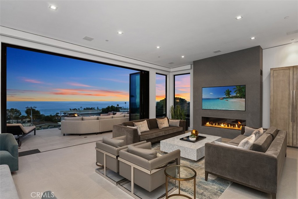 848 Hillcrest Drive